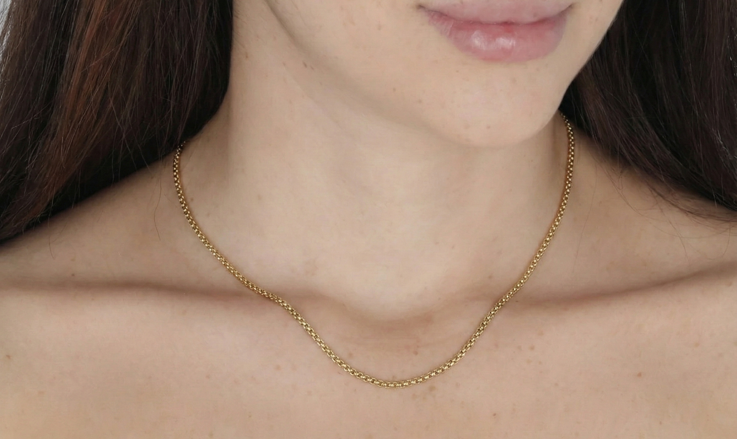 Cadena fina veneciana de 45 centímetros para mujer en oro laminado de 18 quilates