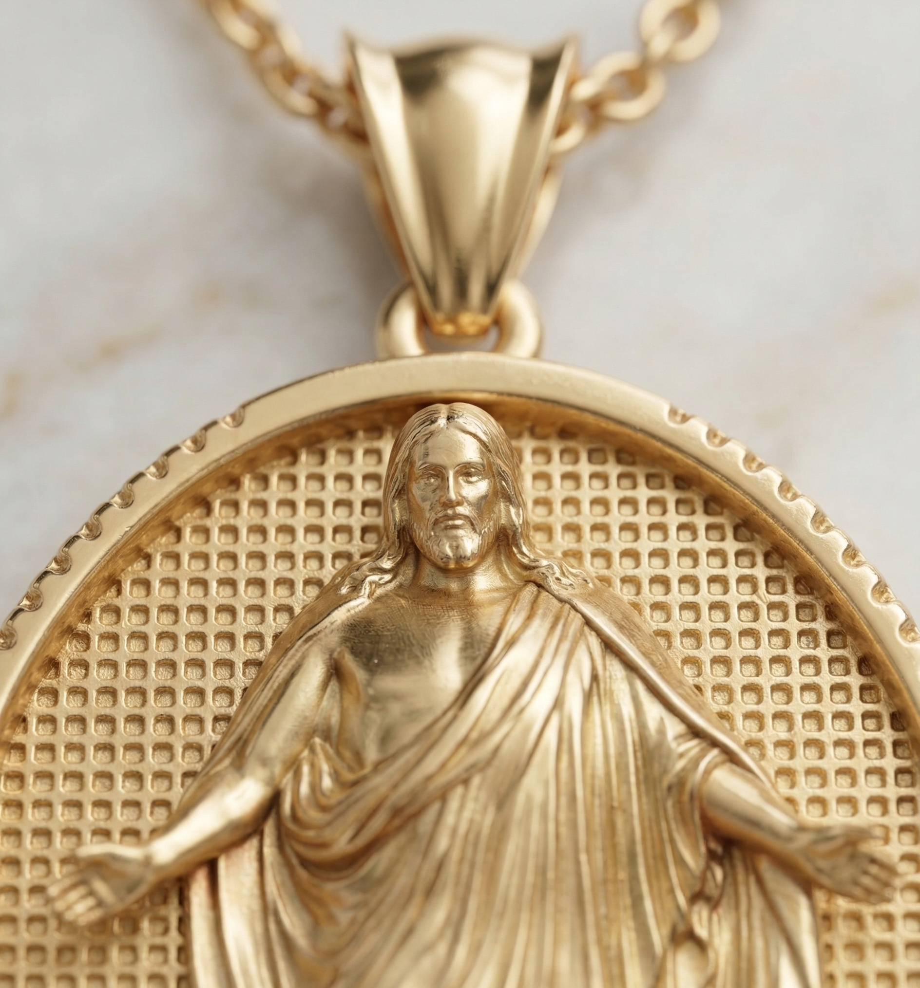 Dije Jesús Resucitado en Oro Laminado 18k