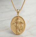 Dije Jesús Resucitado en Oro Laminado 18k